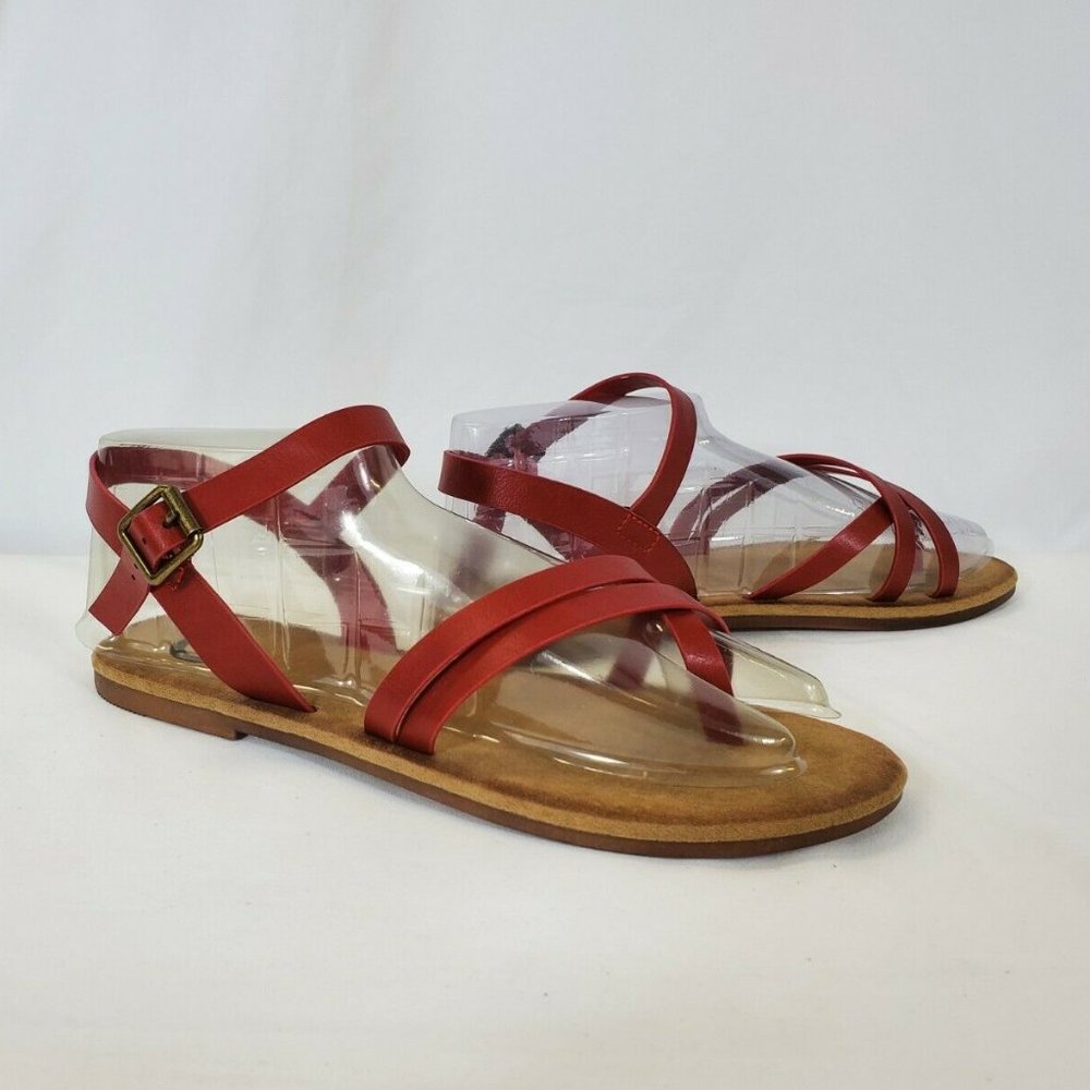 Women's Flat Sandals Size 8.5 Red Journee Collection Straps Vasek Buckle